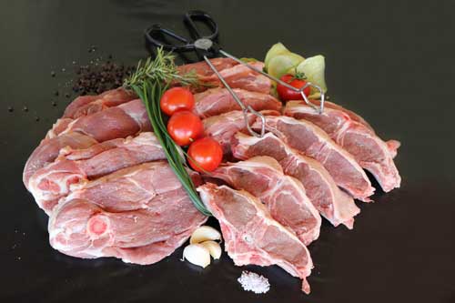 schmackhaft, deftiges und saftiges Lammfleisch Grillpaket